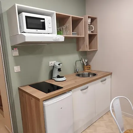 Ξενοδοχείο De La Terrasse 2*