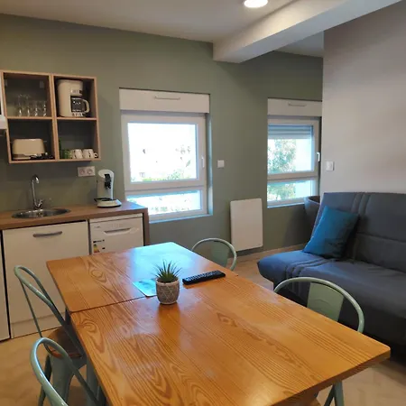 De La Terrasse מלון