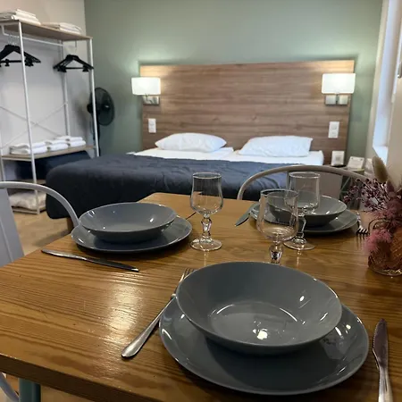 Hotel De La Terrasse 2*