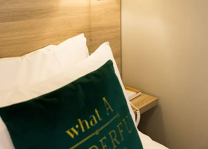 Hotel De La Terrasse 2*