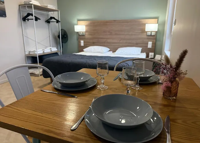 Hotel De La Terrasse 2*